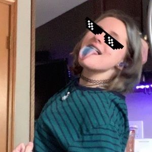 Meet your Posher, Alexis